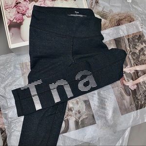 TNA Leggings